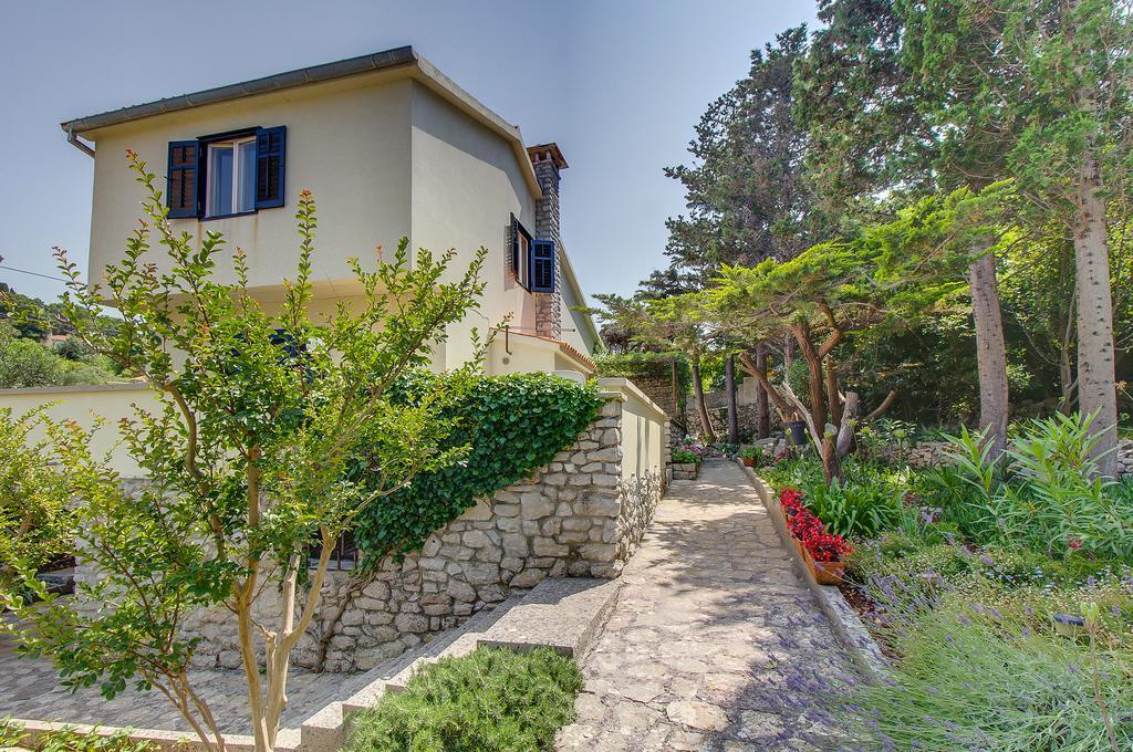 Holiday Home Villa Esperanca Veli Losinj Exterior photo